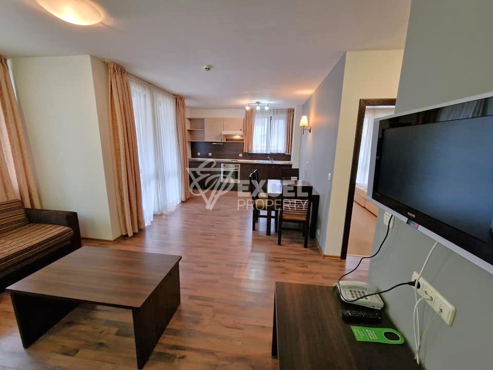 Просторен двустаен апартамент на 200м от начална станция, Банско!