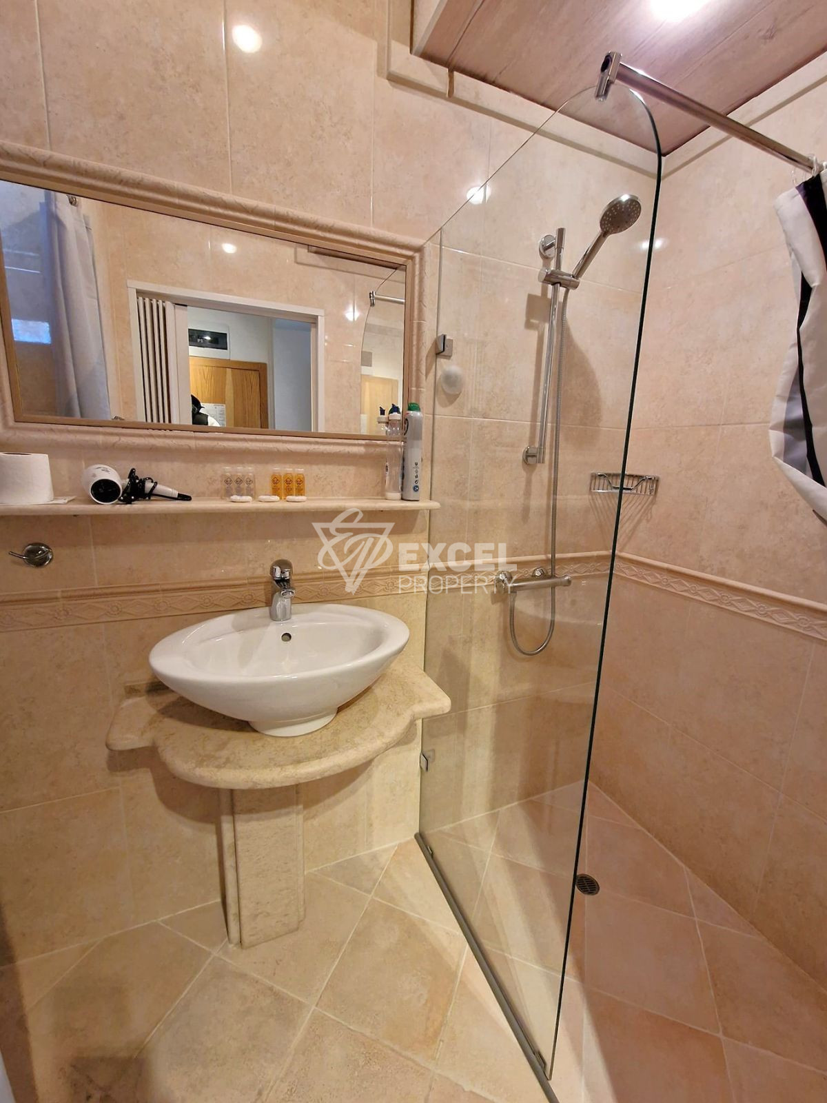 Модерно обзаведено студио за продажба, само на 100м от Flash, Банско