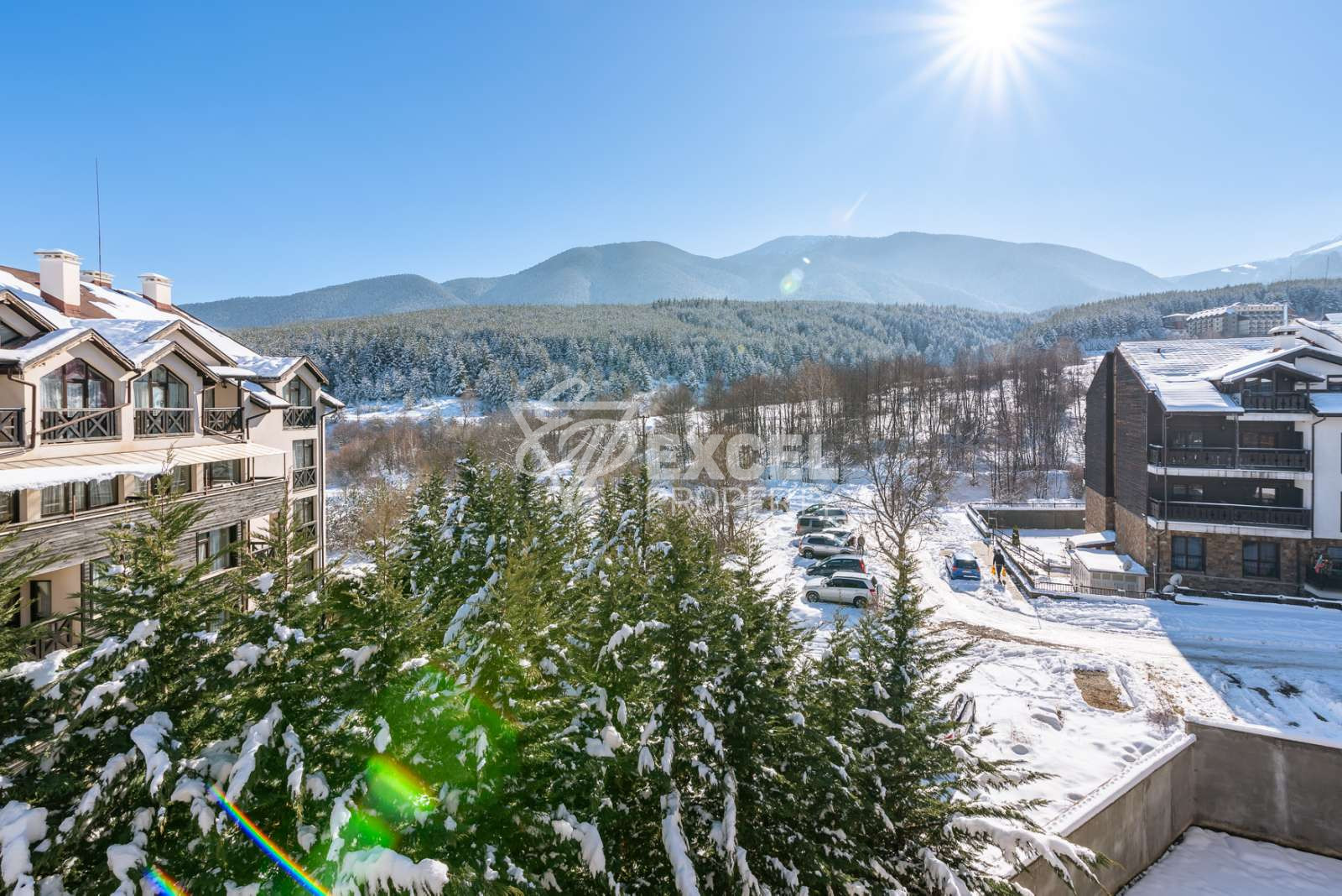 Тристаен апартамент за продажба в сграда с ниска такса и невероятна панорама Пирин