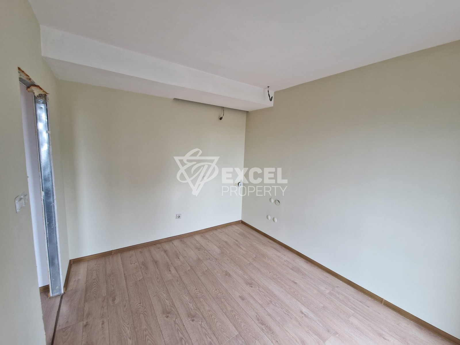 Двустаен апартамент за продажба с ниска такса поддръжка до хотел Премиер!