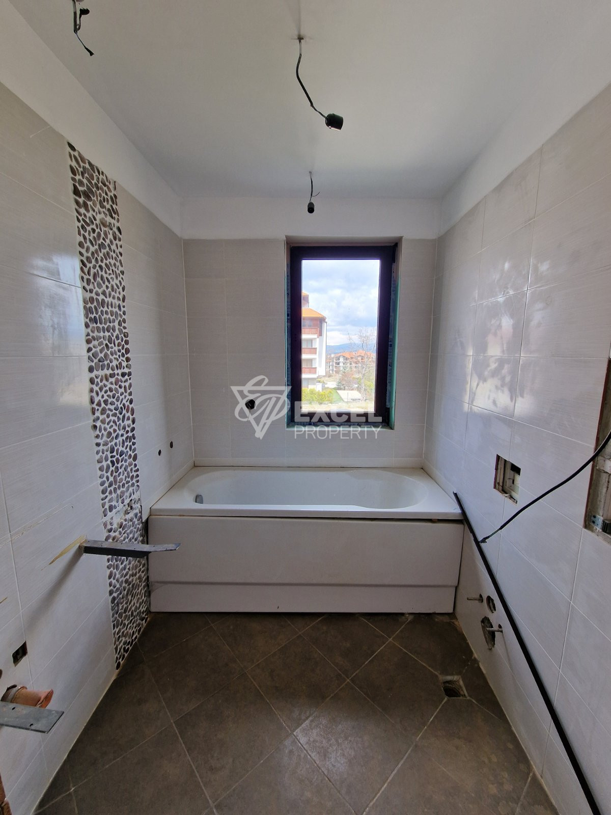 Двустаен апартамент за продажба с ниска такса поддръжка до хотел Премиер!