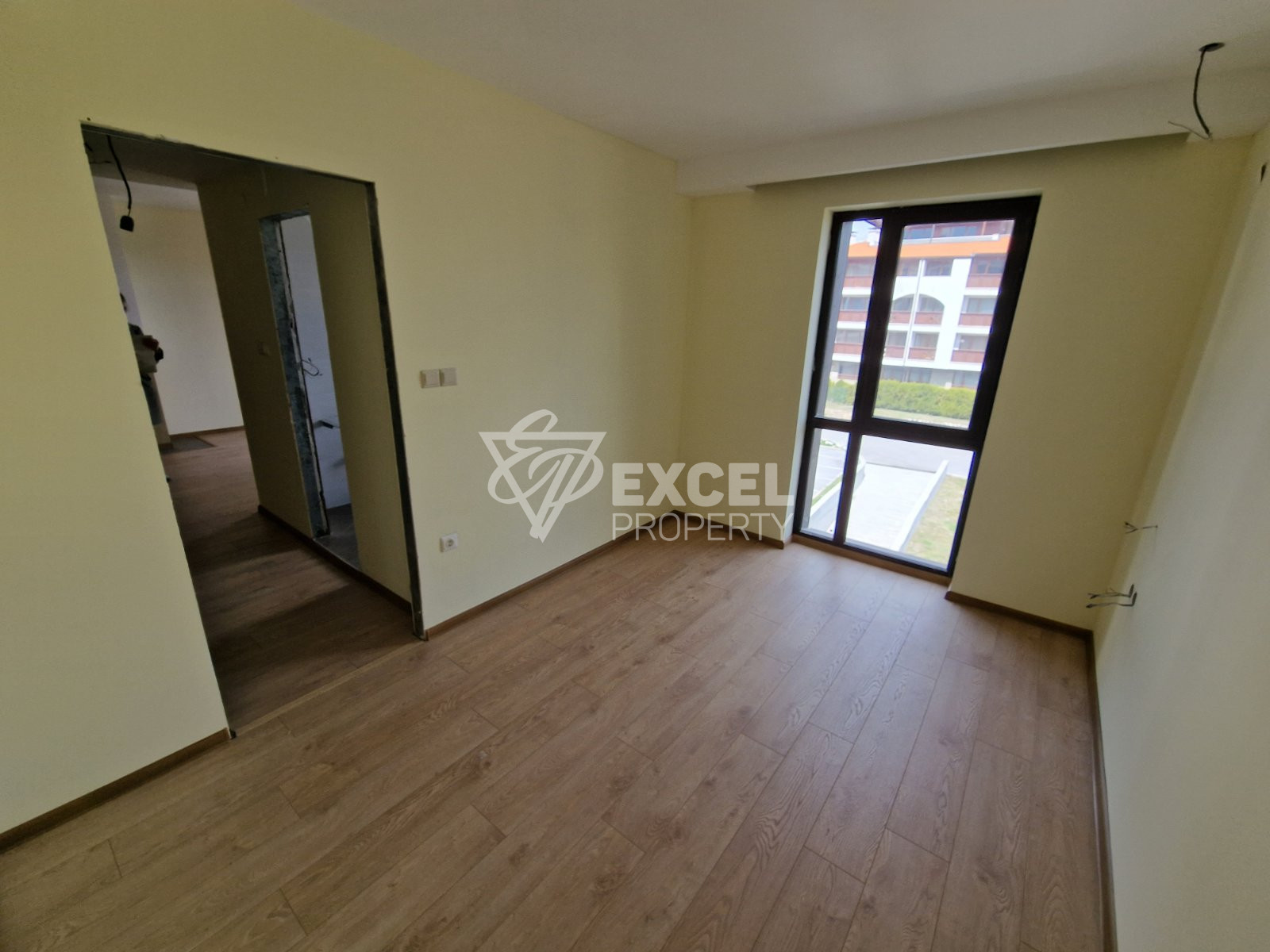 Двустаен апартамент за продажба с ниска такса поддръжка до хотел Премиер!