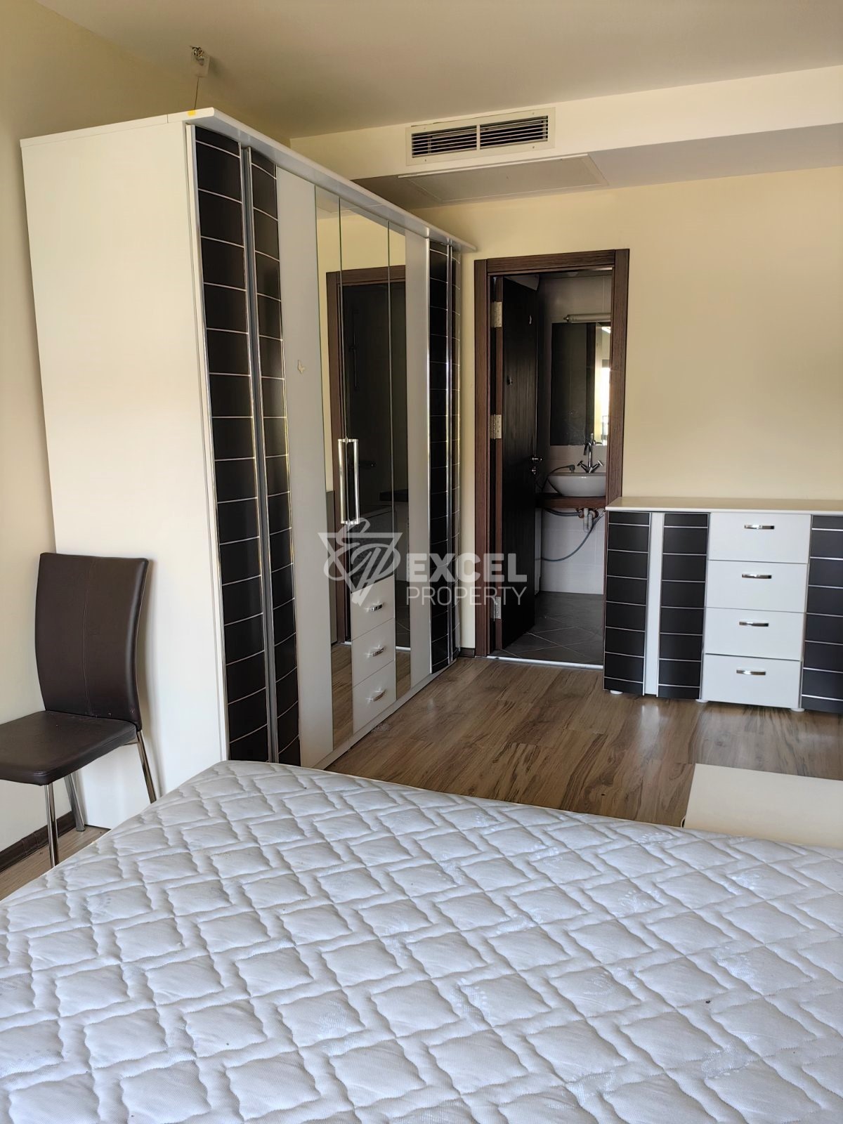 Обзаведен двустаен апартамент в сграда с ниска такса поддръжка, Банско