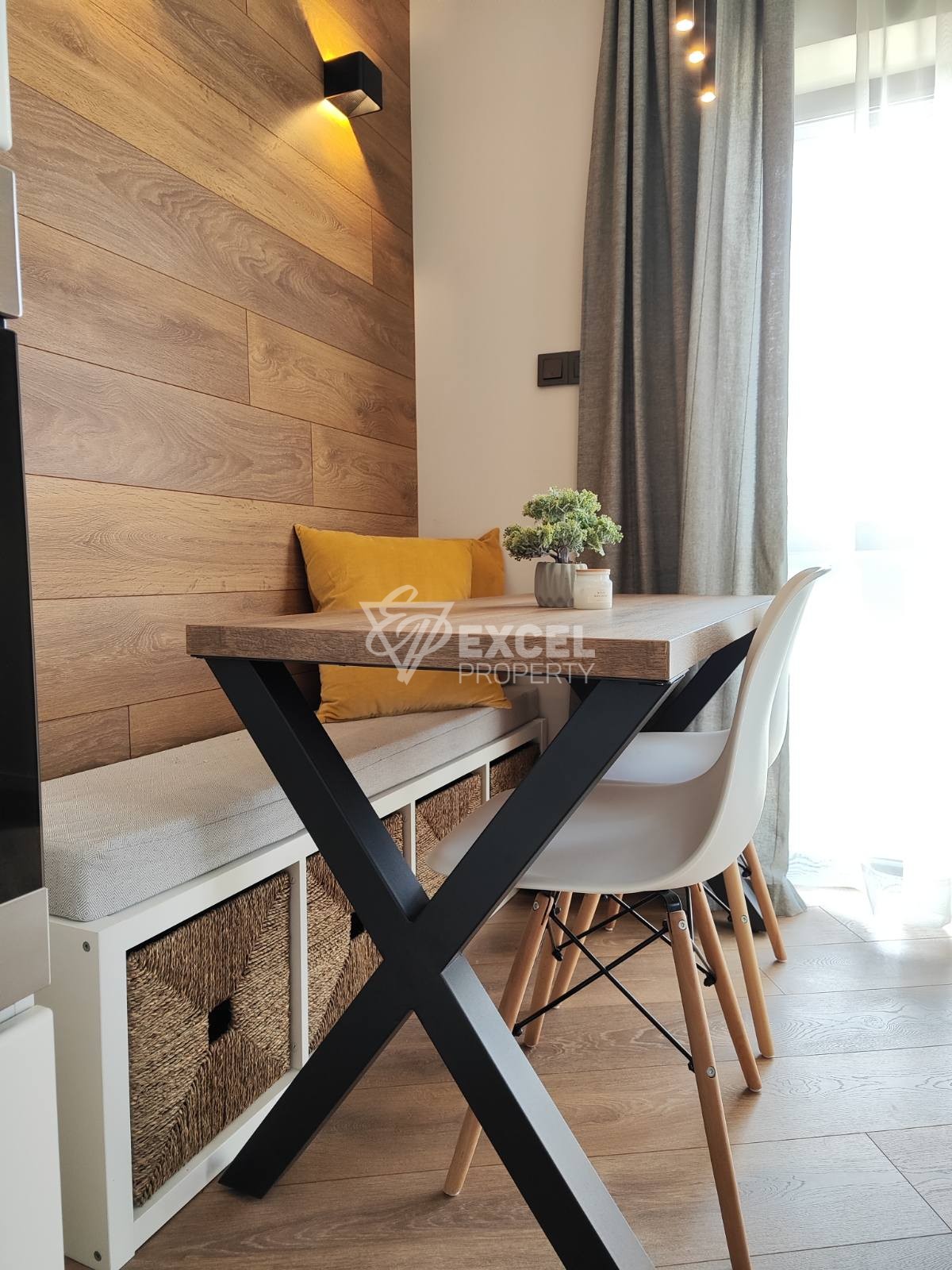 Елегантно обзаведен тристаен апартамент с ниска такса поддръжка