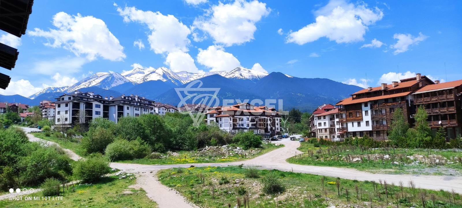 Елегантно обзаведен тристаен апартамент с ниска такса поддръжка