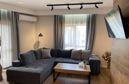 Елегантно обзаведен тристаен апартамент с ниска такса поддръжка