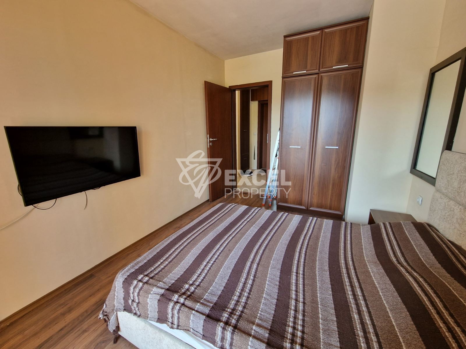 Двустаен апартамент с гледка към басейна в хотелската част на Green Life, Банско