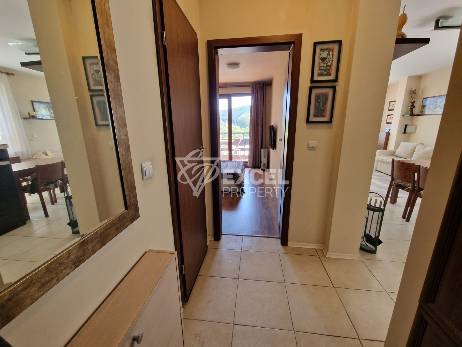 Двустаен апартамент с гледка към басейна в хотелската част на Green Life, Банско