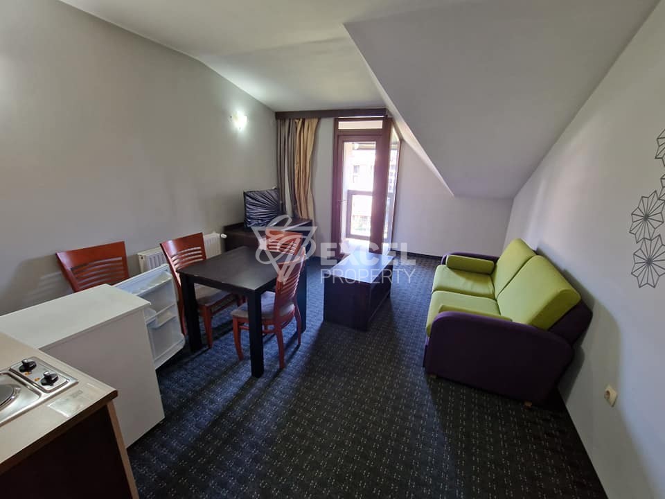 MPM Guinness Hotel: тристаен апартамент (мезонет) за продажба до ски лифта Банско