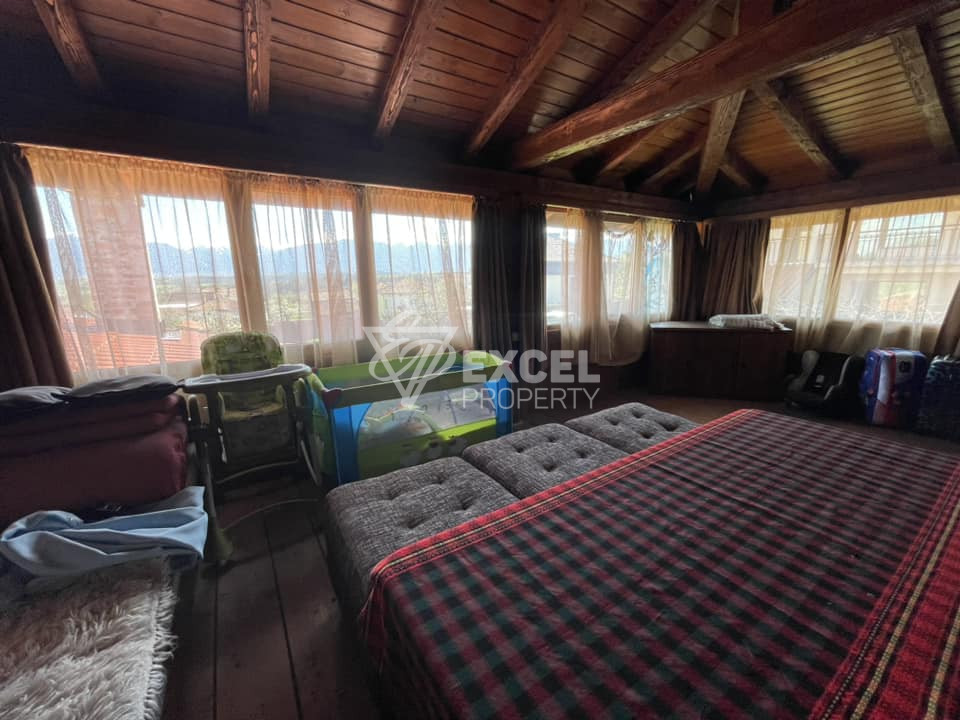 Двуетажна къща с камина за продажба в близост до Разлог и Банско