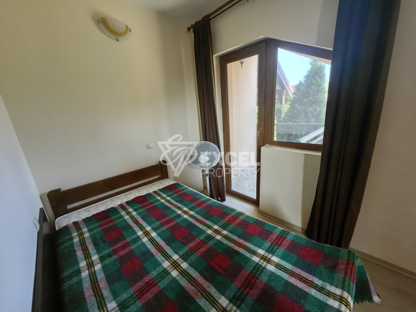 Двуетажна къща с камина за продажба в близост до Разлог и Банско