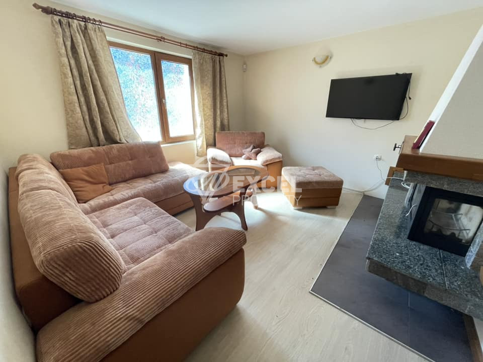 Двуетажна къща с камина за продажба в близост до Разлог и Банско