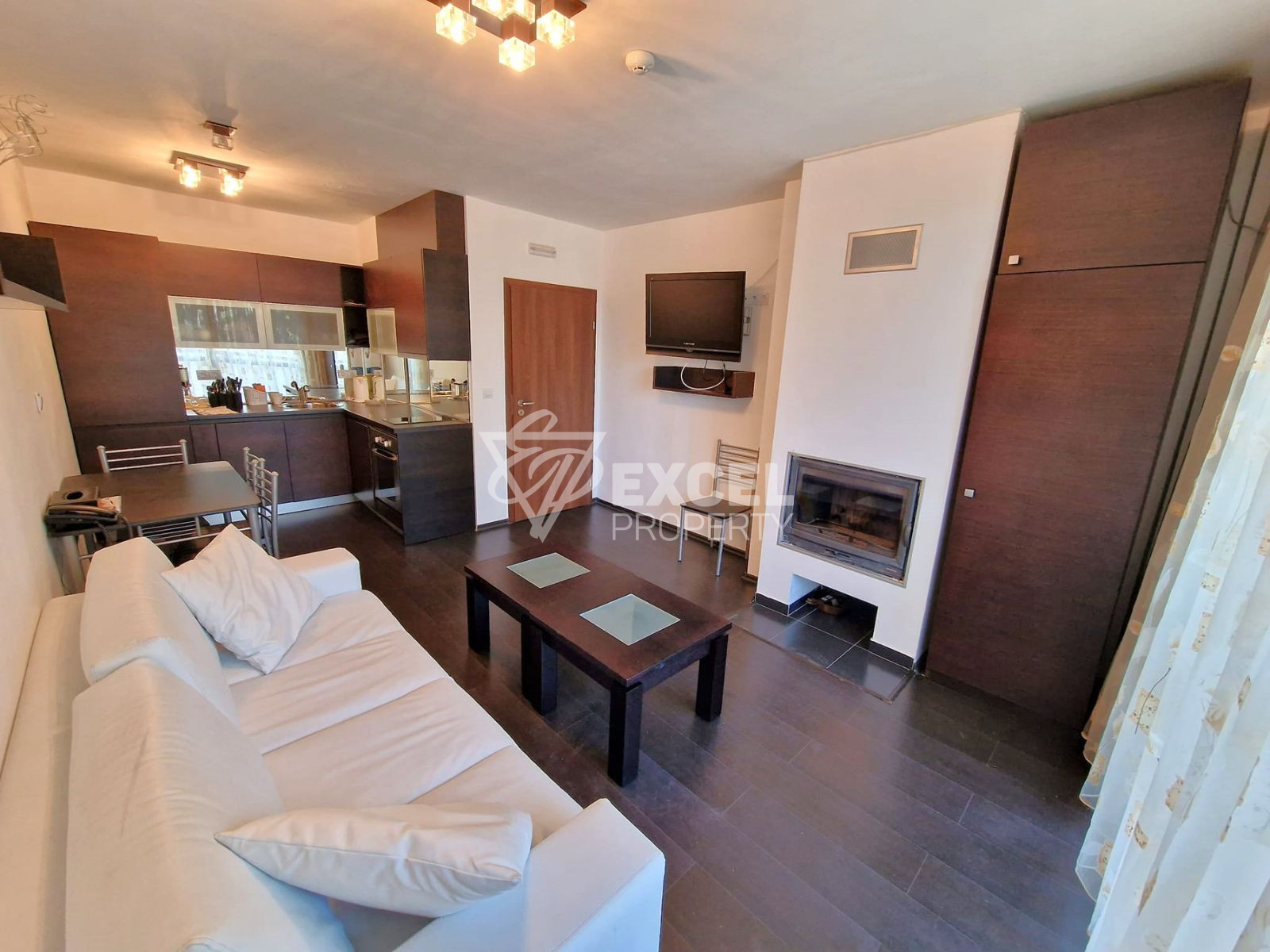 Двустаен апартамент за продажба на 100м от ски пътя! Жилищна сграда с ниска такса поддръжка!