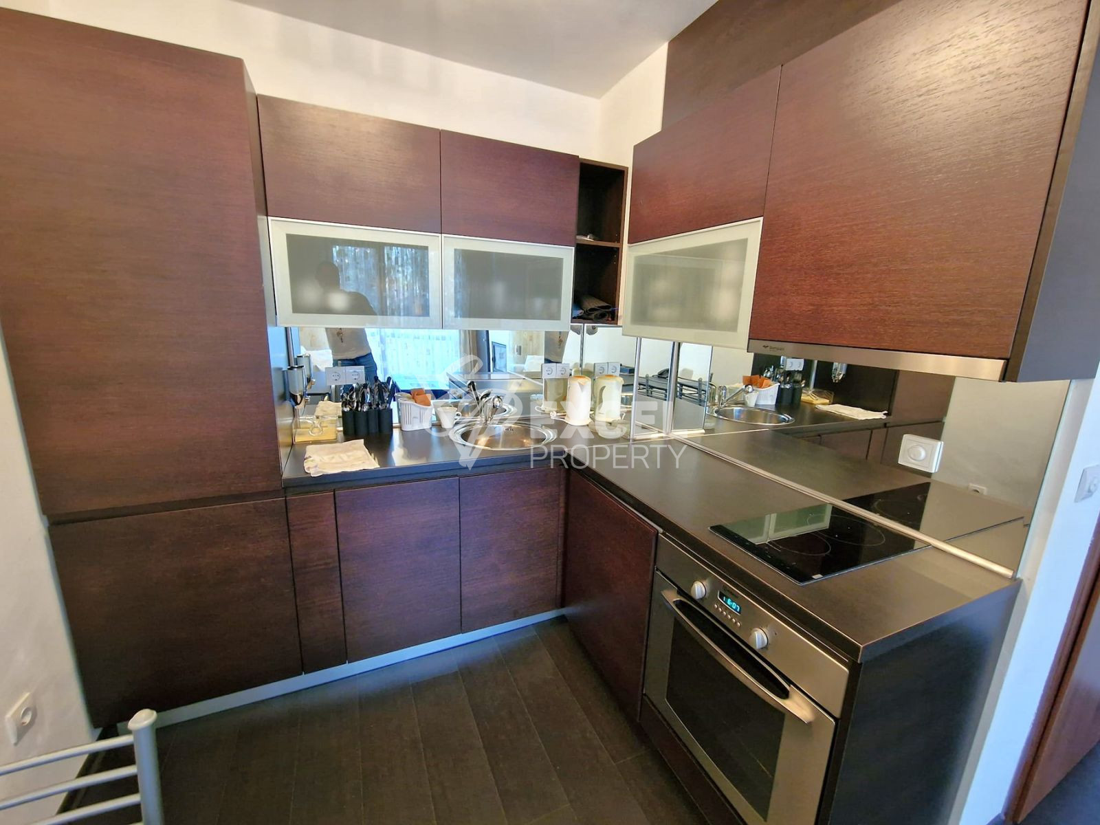 Двустаен апартамент за продажба на 100м от ски пътя! Жилищна сграда с ниска такса поддръжка!