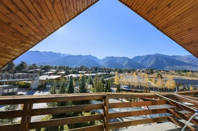 Тристаен пентхаус с изумителна гледка към Пирин планина и голф игрище