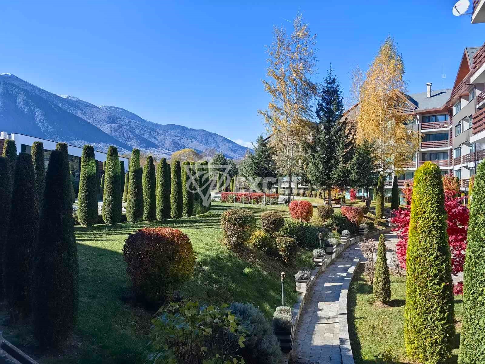 Тристаен пентхаус с изумителна гледка към Пирин планина и голф игрище