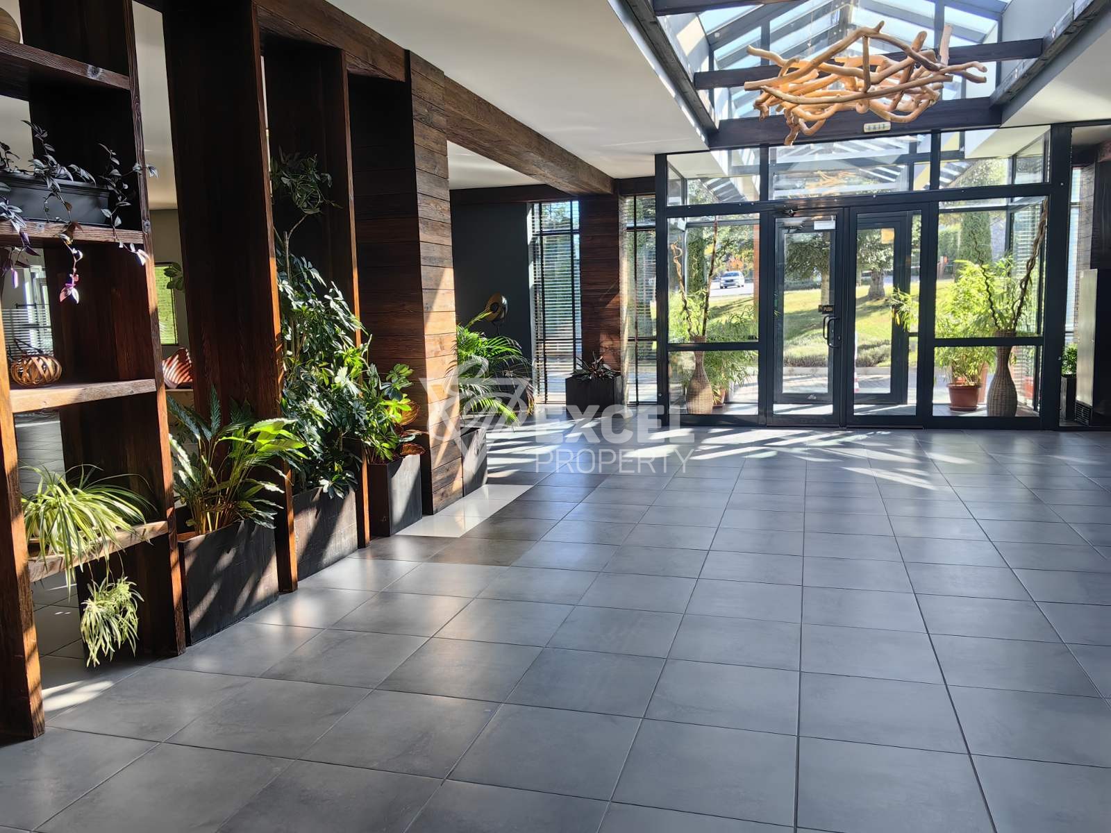 Тристаен пентхаус с изумителна гледка към Пирин планина и голф игрище