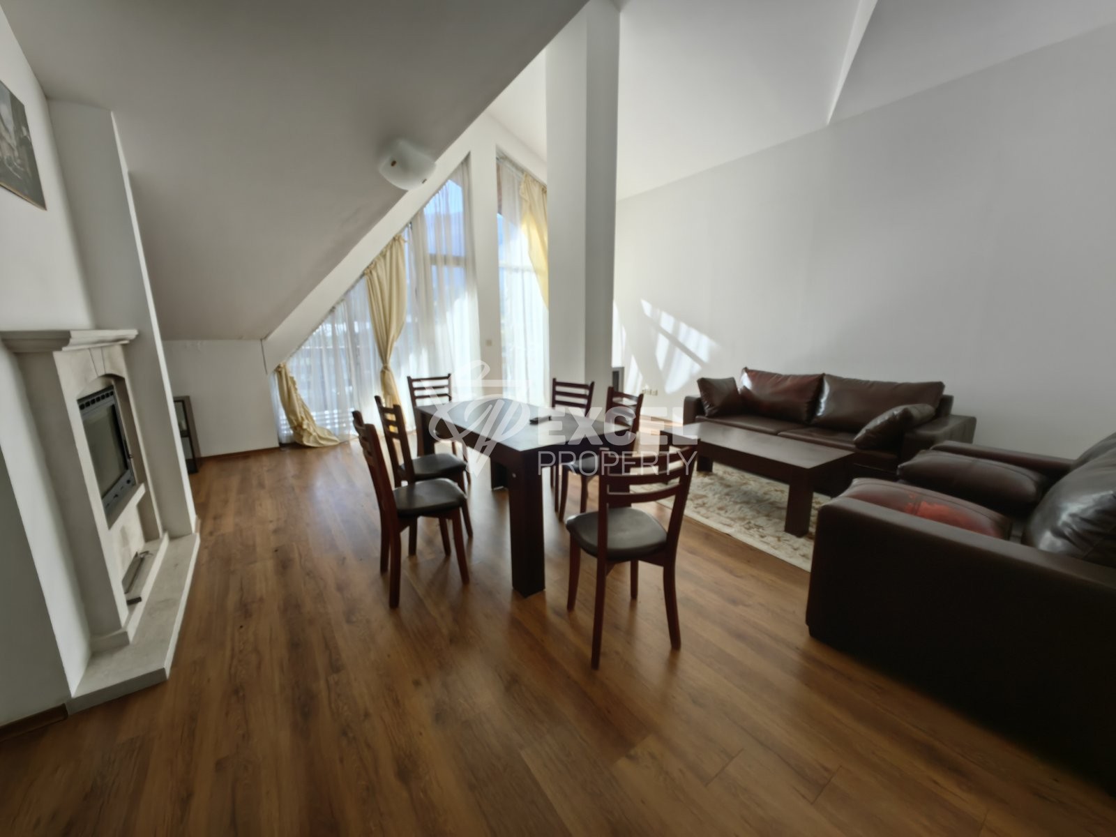 Тристаен пентхаус с изумителна гледка към Пирин планина и голф игрище