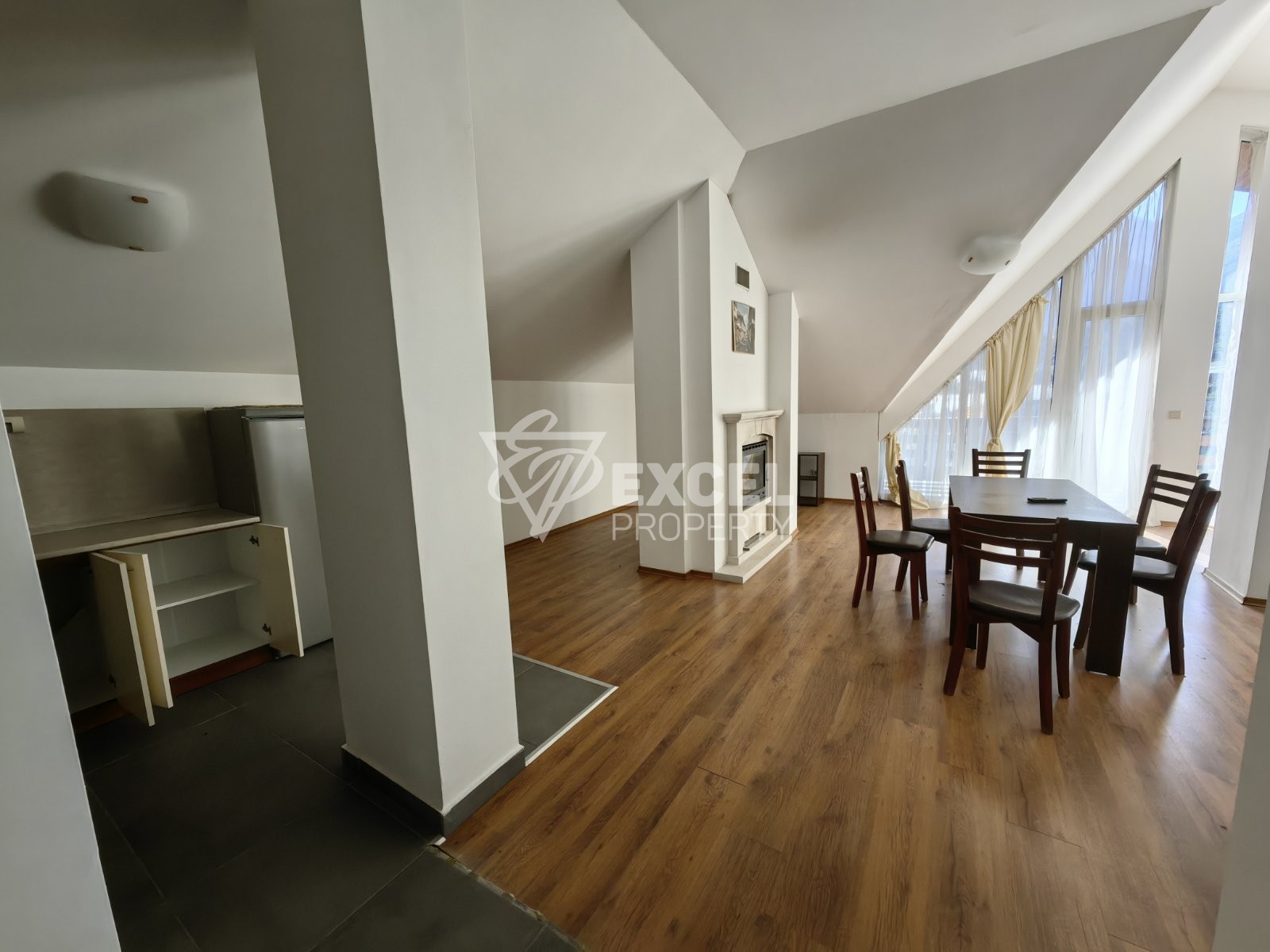 Тристаен пентхаус с изумителна гледка към Пирин планина и голф игрище