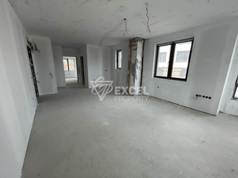 Просторен тристаен апартамент за продажба с панорама Пирин в Банско