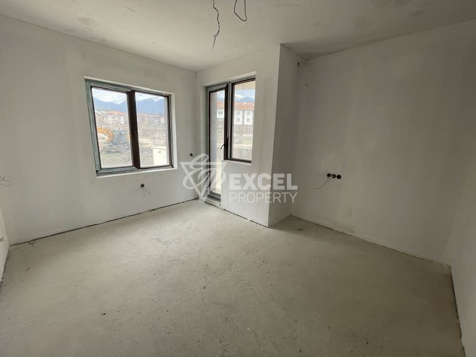 Просторен тристаен апартамент за продажба с панорама Пирин в Банско