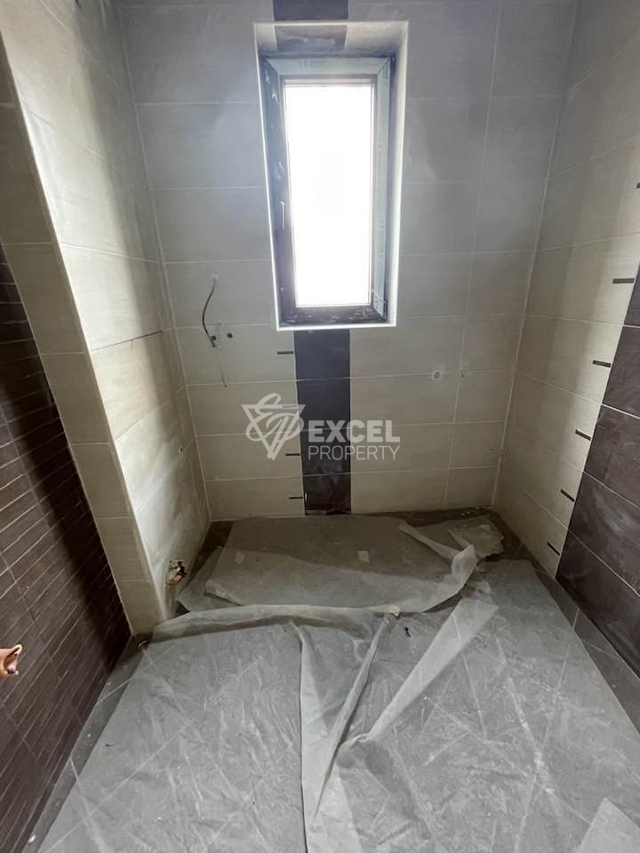 Просторен тристаен апартамент за продажба с панорама Пирин в Банско