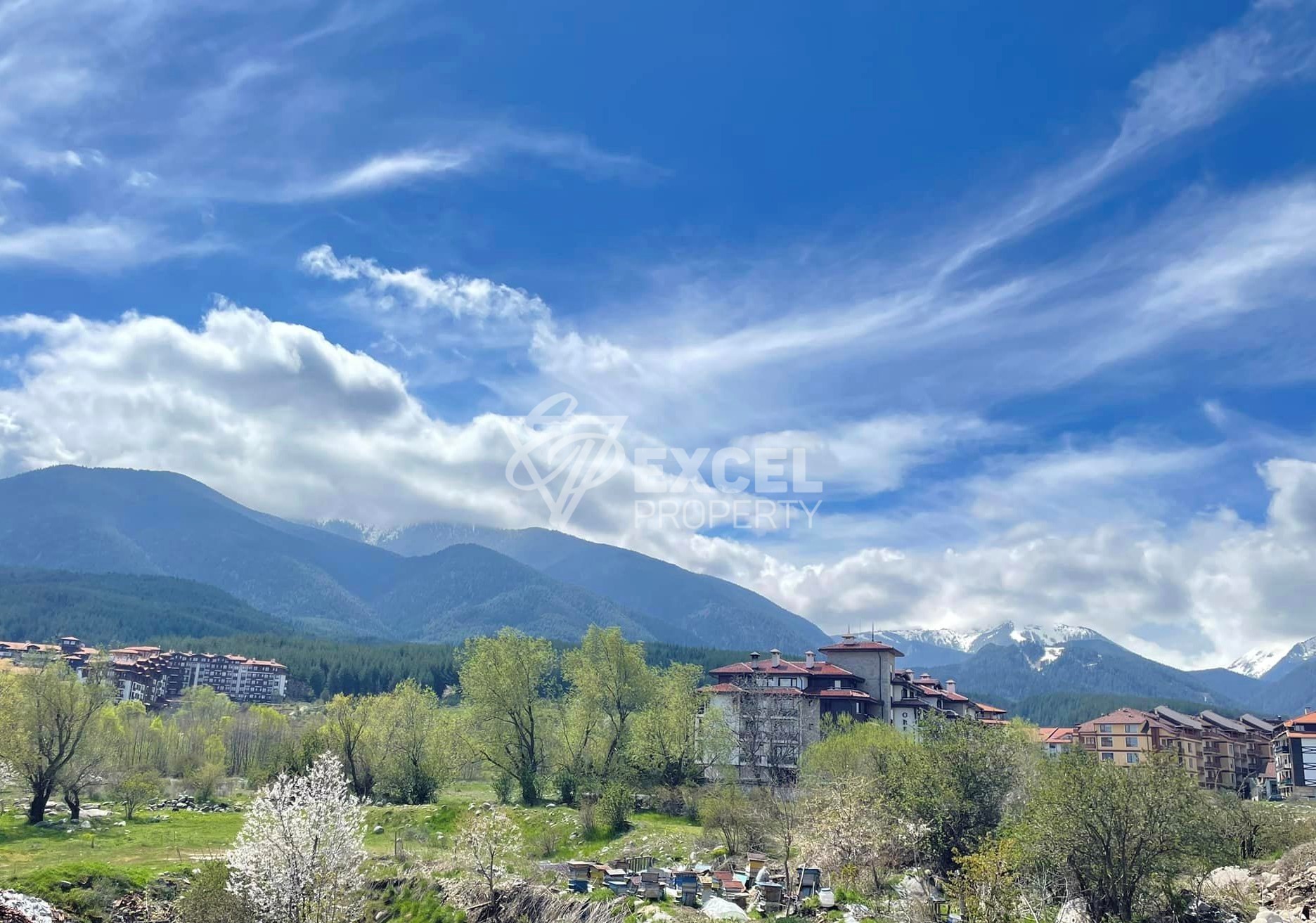 Двустаен южен апартамент със зашеметяващ изглед към Пирин