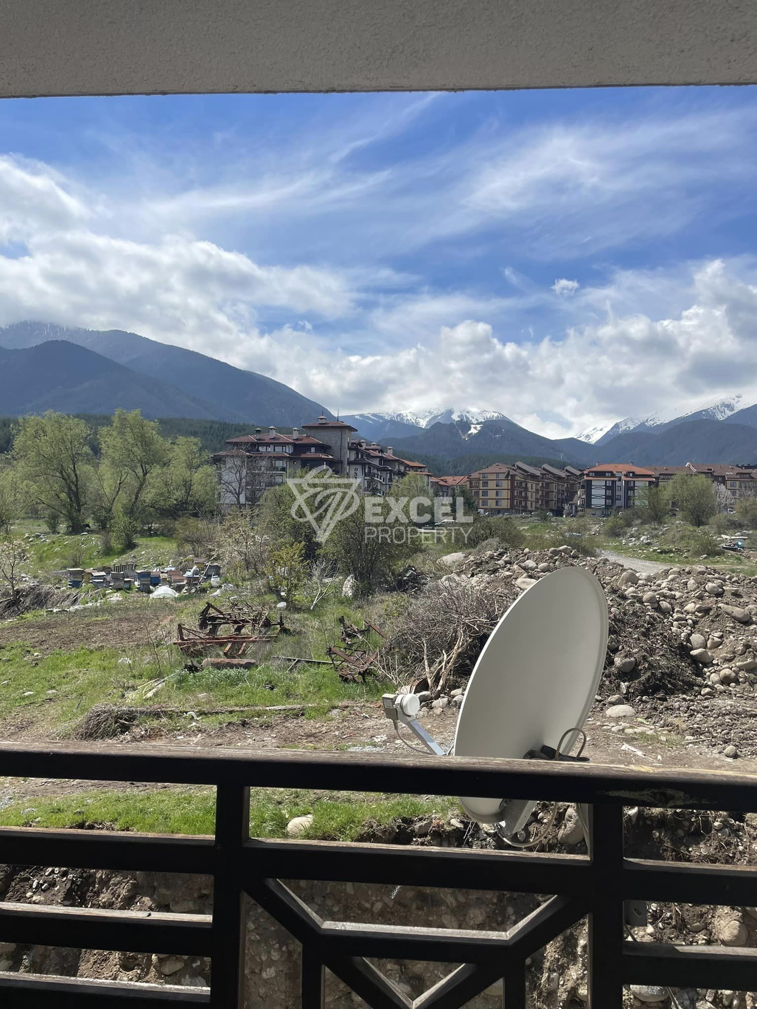 Двустаен южен апартамент със зашеметяващ изглед към Пирин
