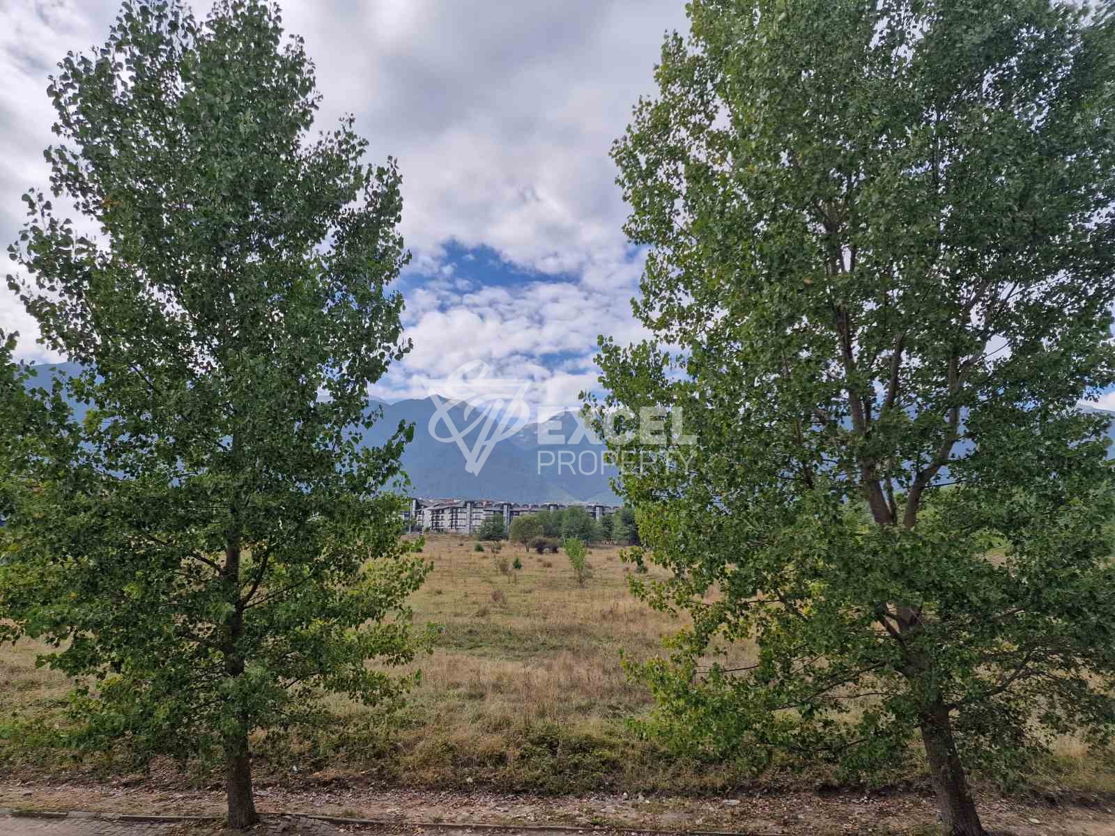 Южен тристаен апартамент с просторна тераса в целогодишен комплекс Парк Хотел Мурите