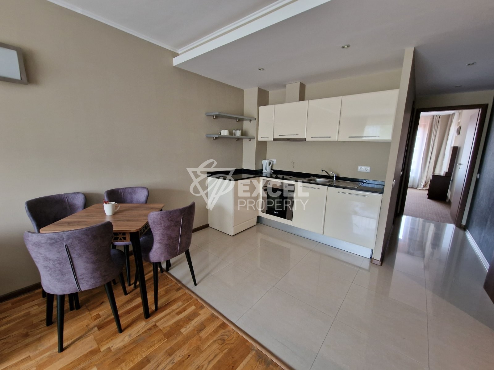 Южен тристаен апартамент с просторна тераса в целогодишен комплекс Парк Хотел Мурите