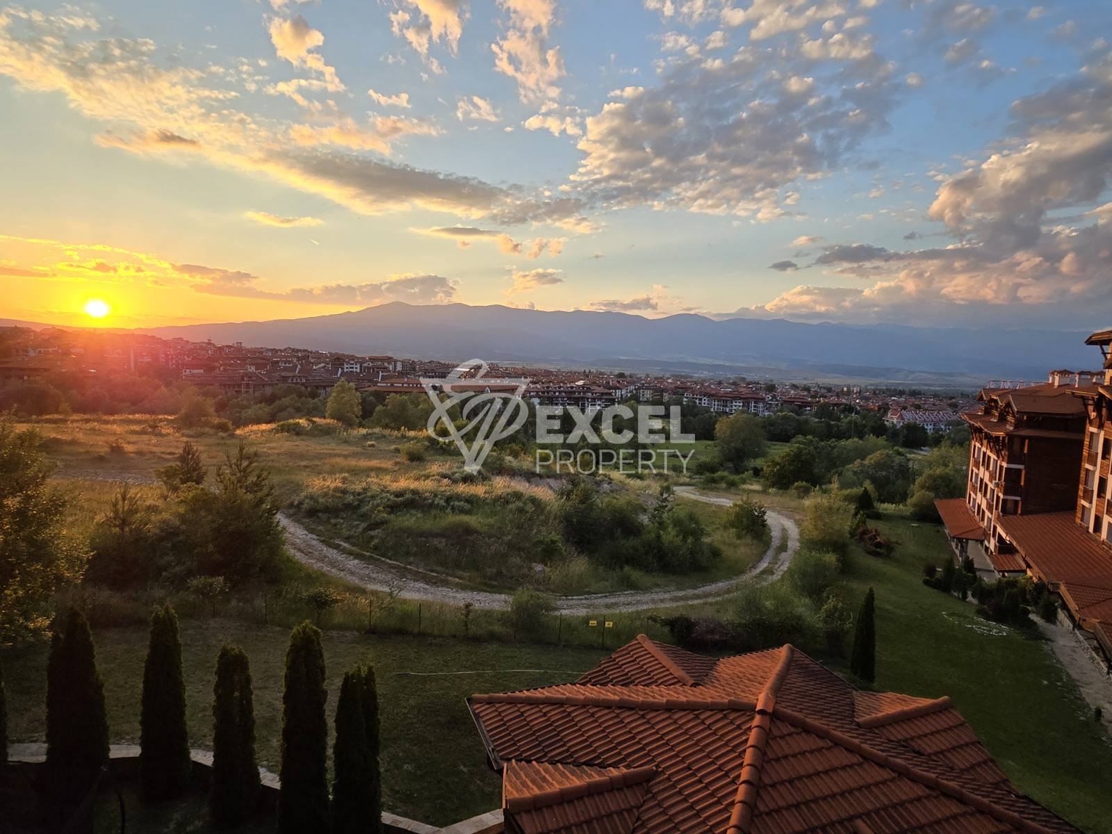 Обзаведен тристаен апартамент в комплекс с минерална вода за продажба в Банско