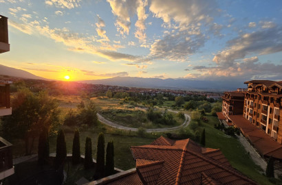 Обзаведен тристаен апартамент в комплекс с минерална вода за продажба в Банско