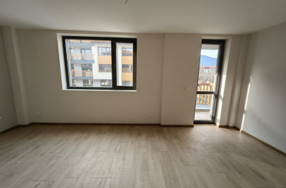 Южно студио с тераса в нова жилищна сграда с ниска такса поддръжка, Банско