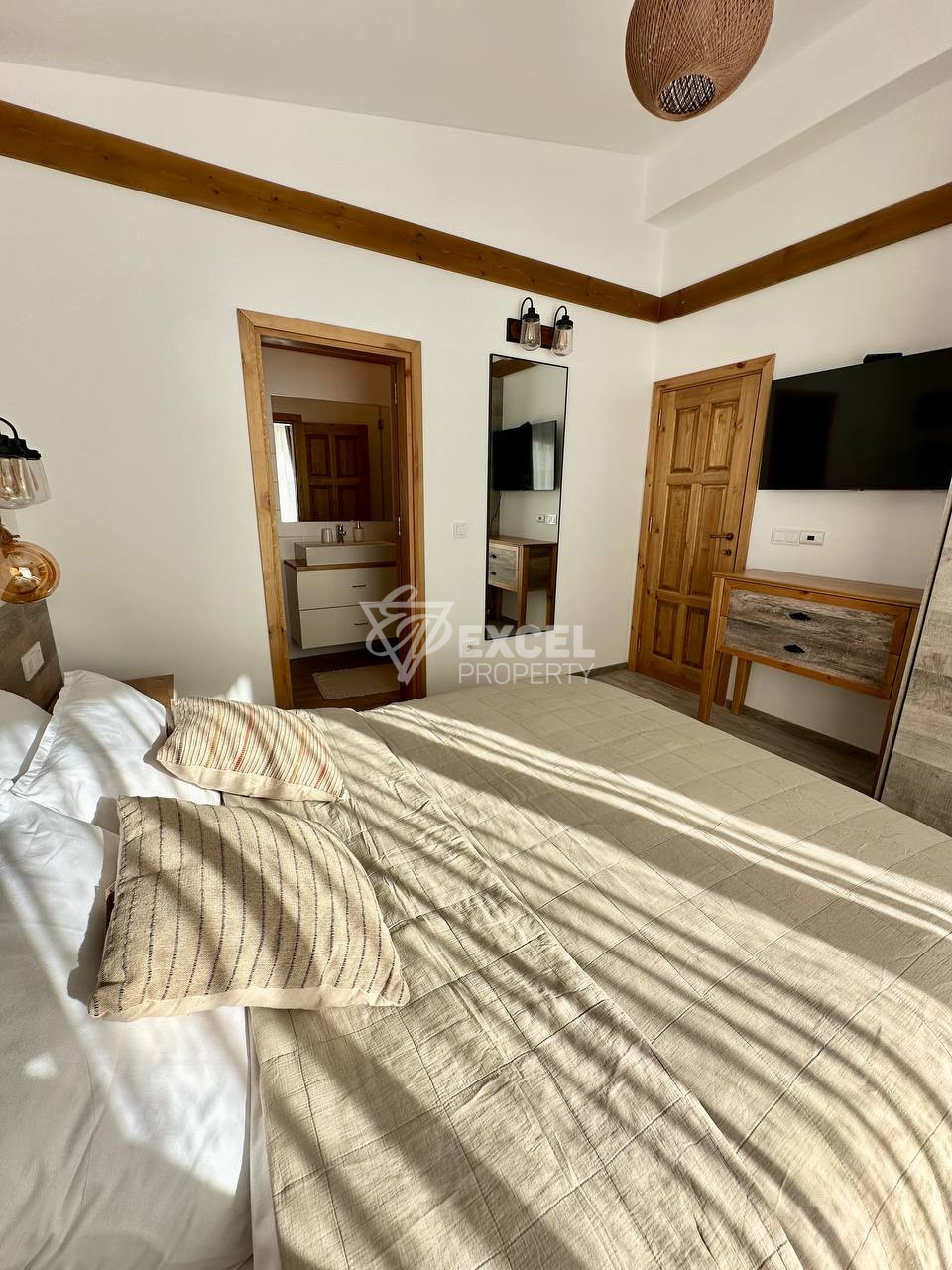 Алпийска идилия: Едноетажна къща с две спални и офис за продажба, в близост до Пирин Голф