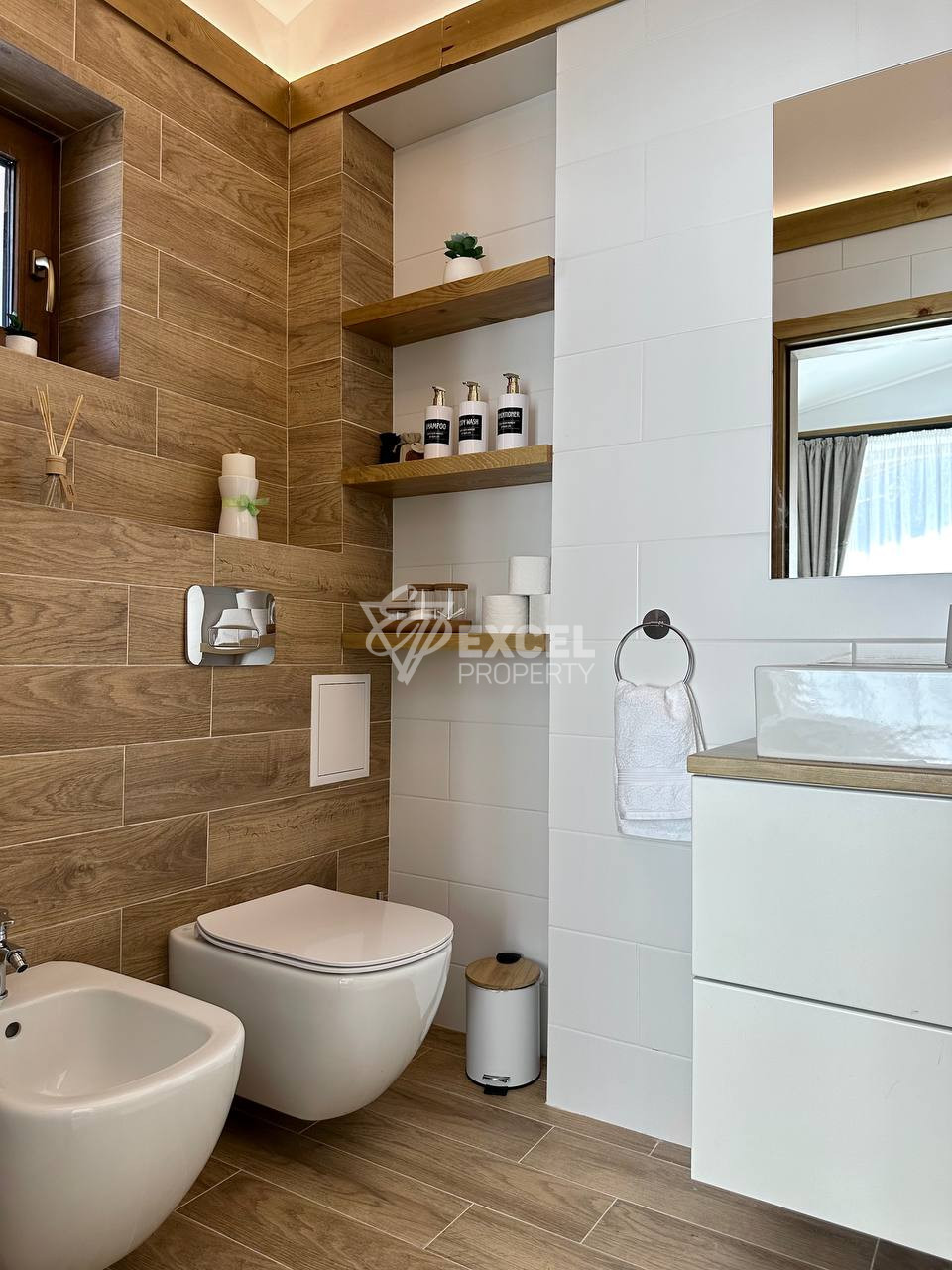 Алпийска идилия: Едноетажна къща с две спални и офис за продажба, в близост до Пирин Голф