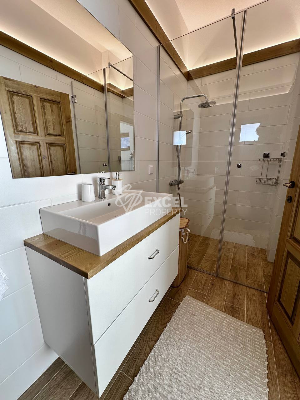 Алпийска идилия: Едноетажна къща с две спални и офис за продажба, в близост до Пирин Голф