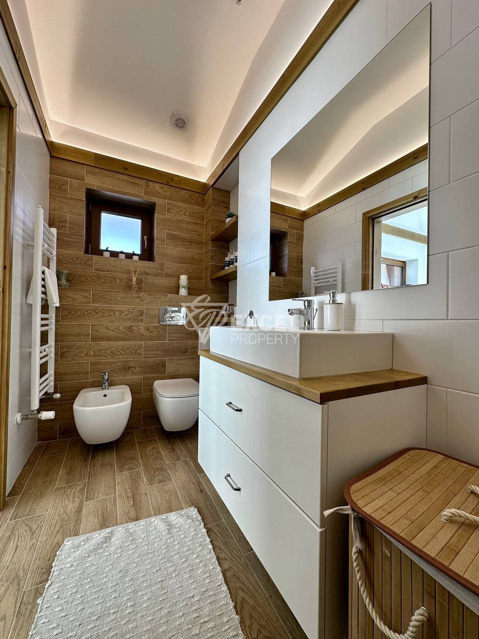 Алпийска идилия: Едноетажна къща с две спални и офис за продажба, в близост до Пирин Голф