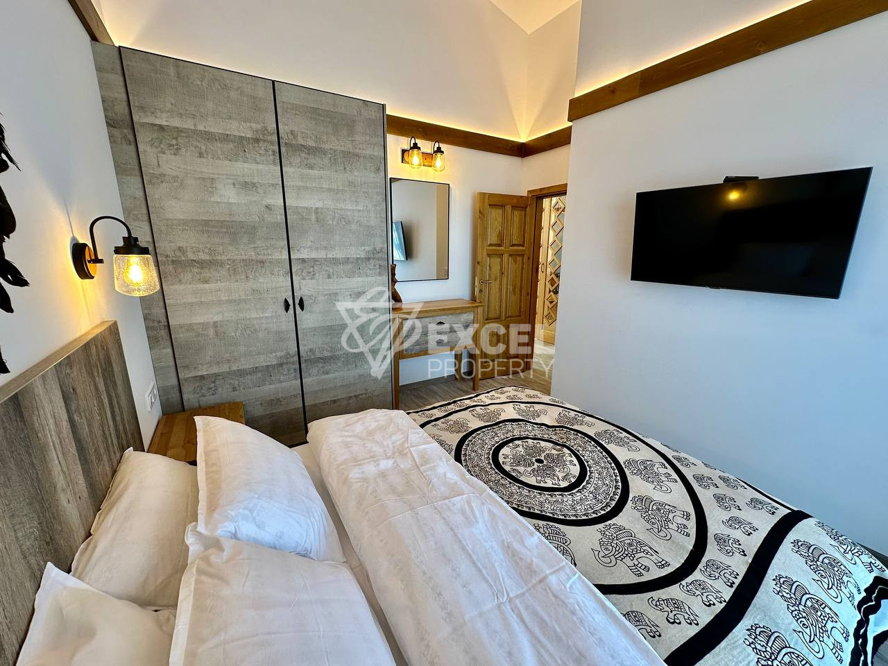 Алпийска идилия: Едноетажна къща с две спални и офис за продажба, в близост до Пирин Голф