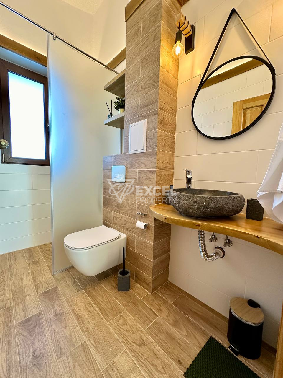 Алпийска идилия: Едноетажна къща с две спални и офис за продажба, в близост до Пирин Голф