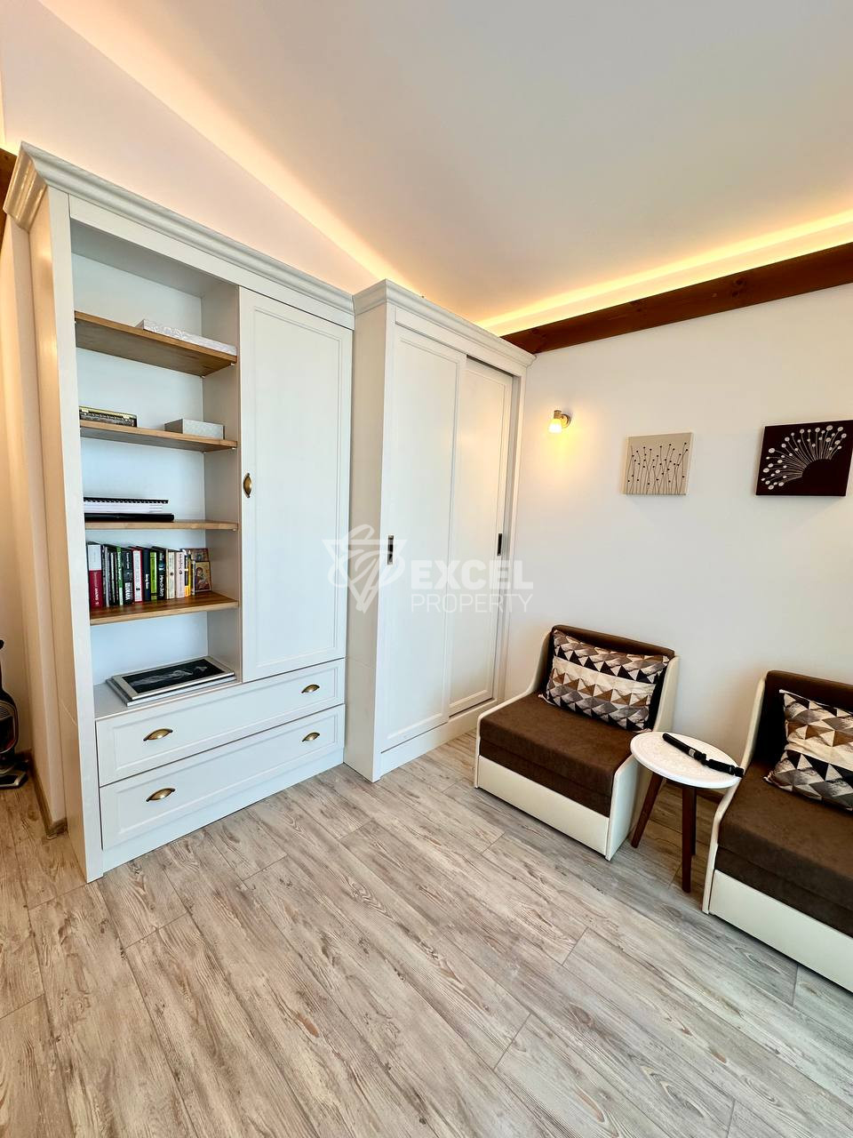 Алпийска идилия: Едноетажна къща с две спални и офис за продажба, в близост до Пирин Голф