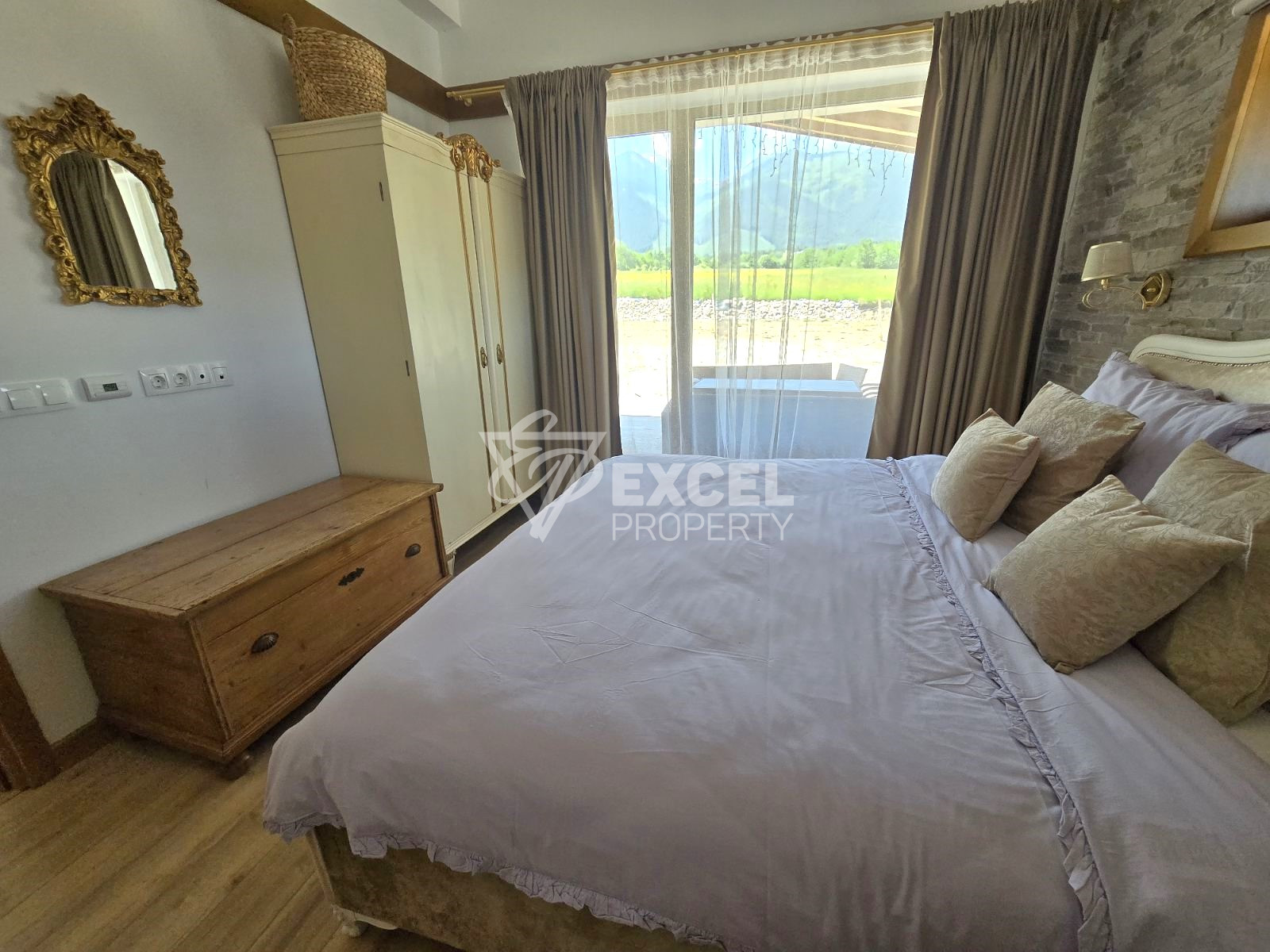 Едноетажна къща в алпийски стил за продажба, в непосредствена близост до Пирин Голф