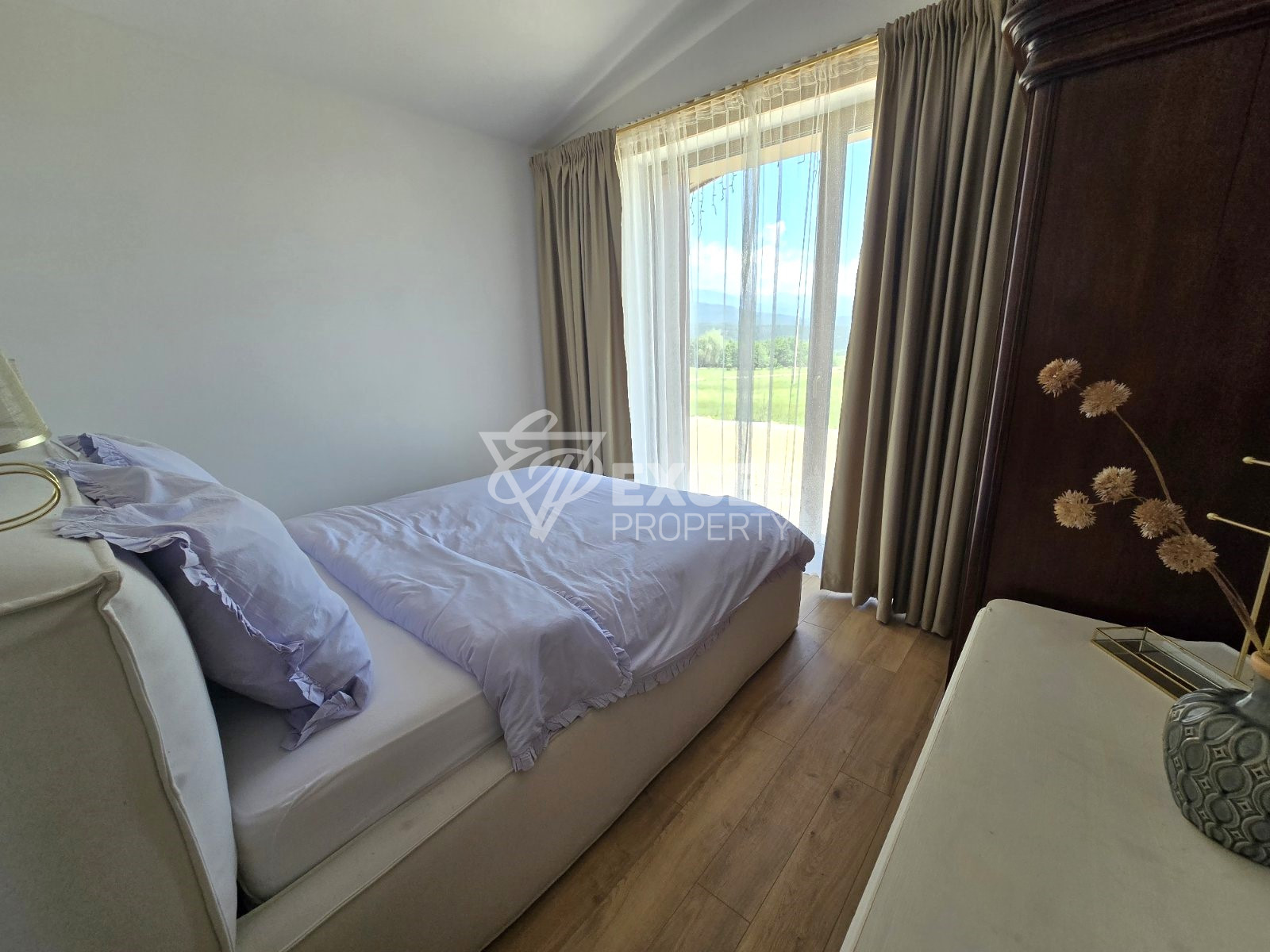 Едноетажна къща в алпийски стил за продажба, в непосредствена близост до Пирин Голф