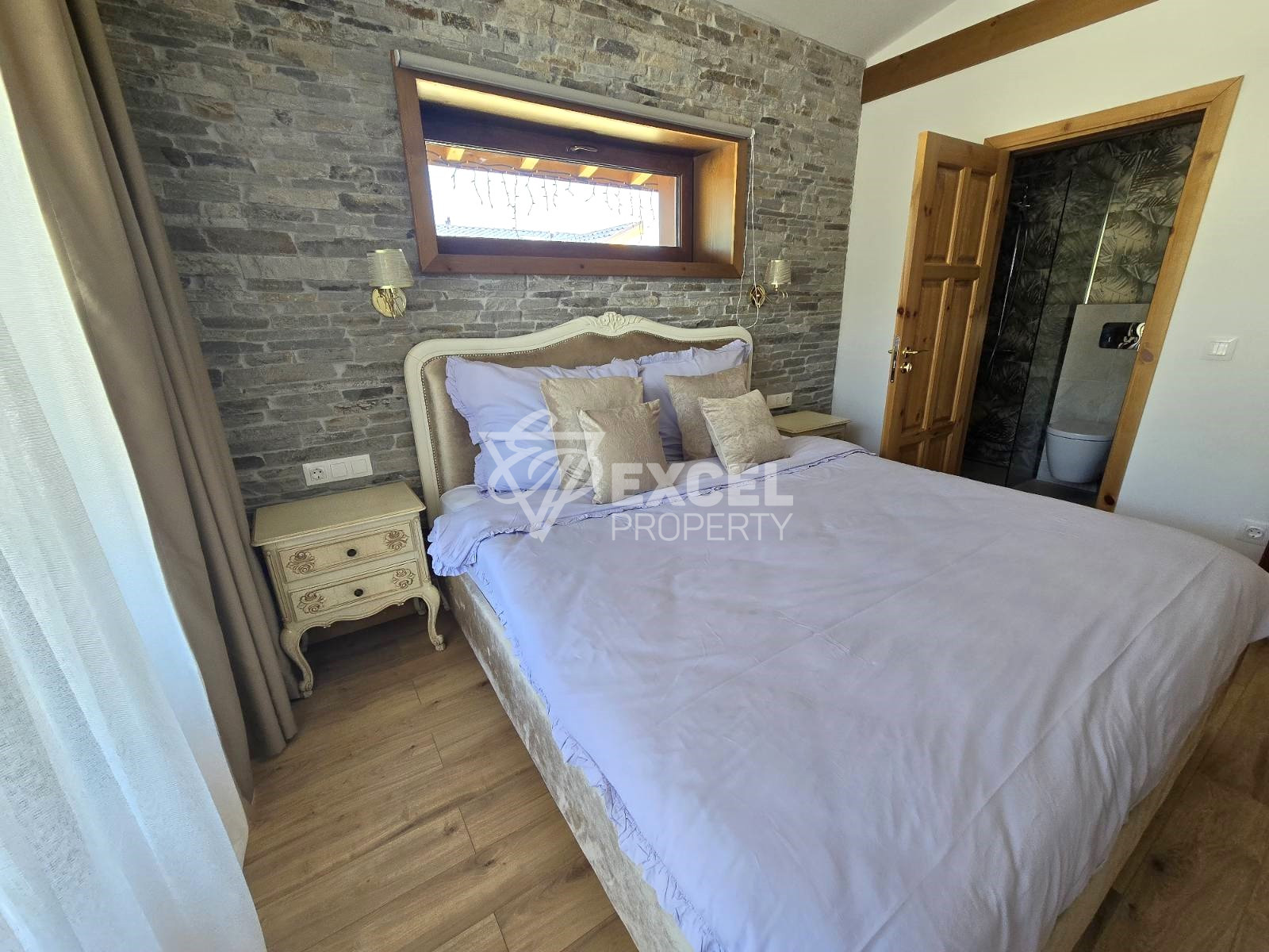 Едноетажна къща в алпийски стил за продажба, в непосредствена близост до Пирин Голф