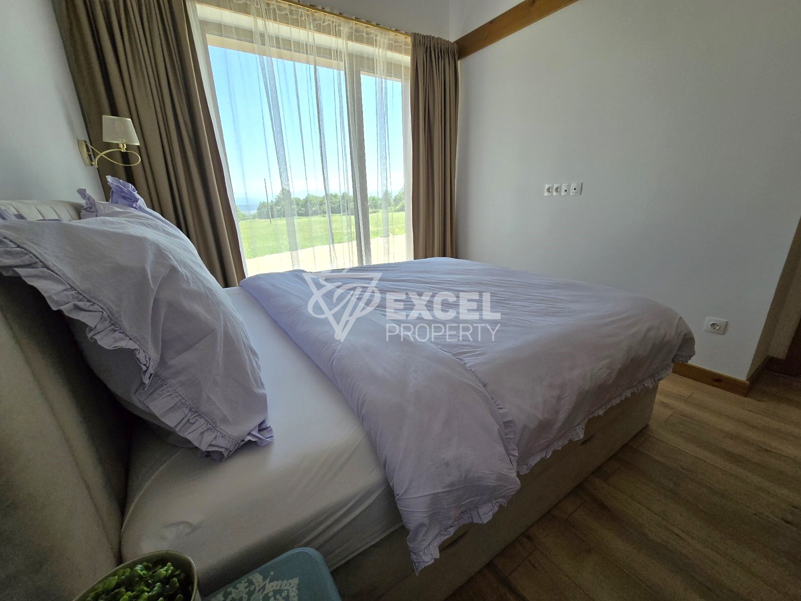 Нова еднофамилна къща в алпийски стил с три спални и голям двор, до Пирин Голф