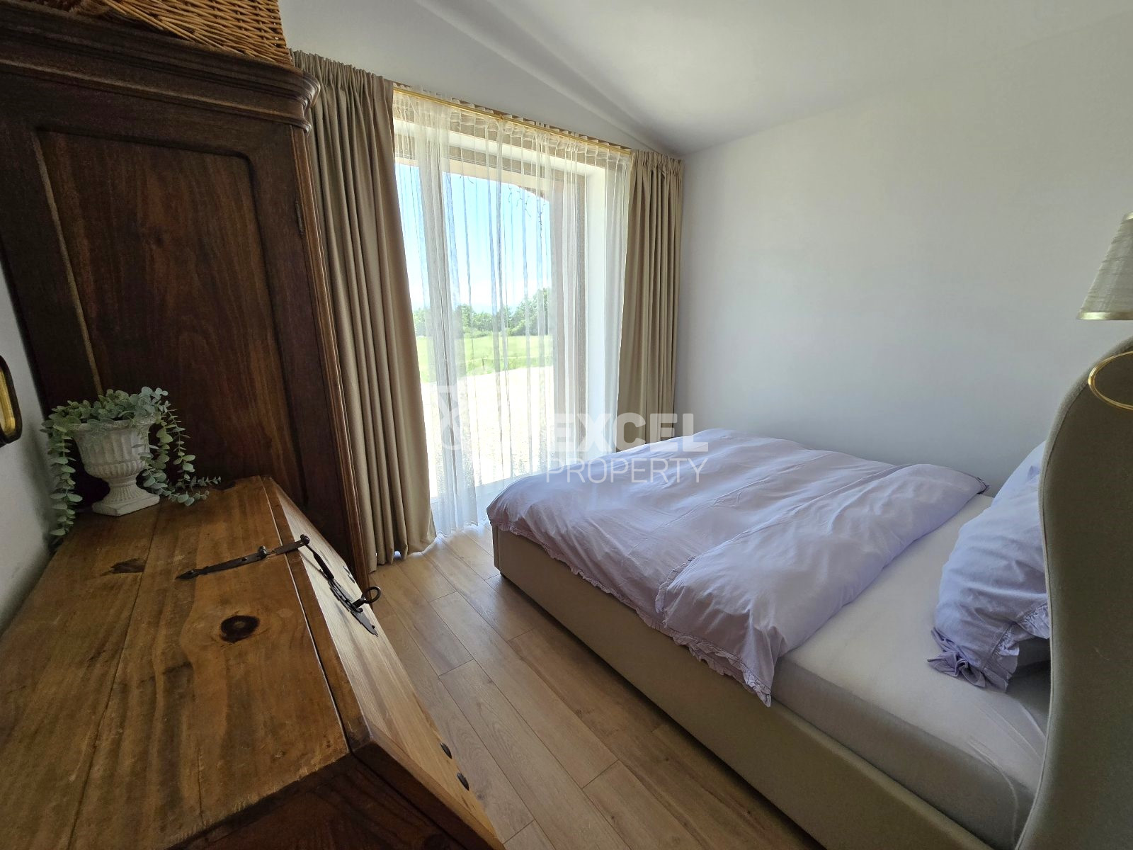 Нова еднофамилна къща в алпийски стил с три спални и голям двор, до Пирин Голф