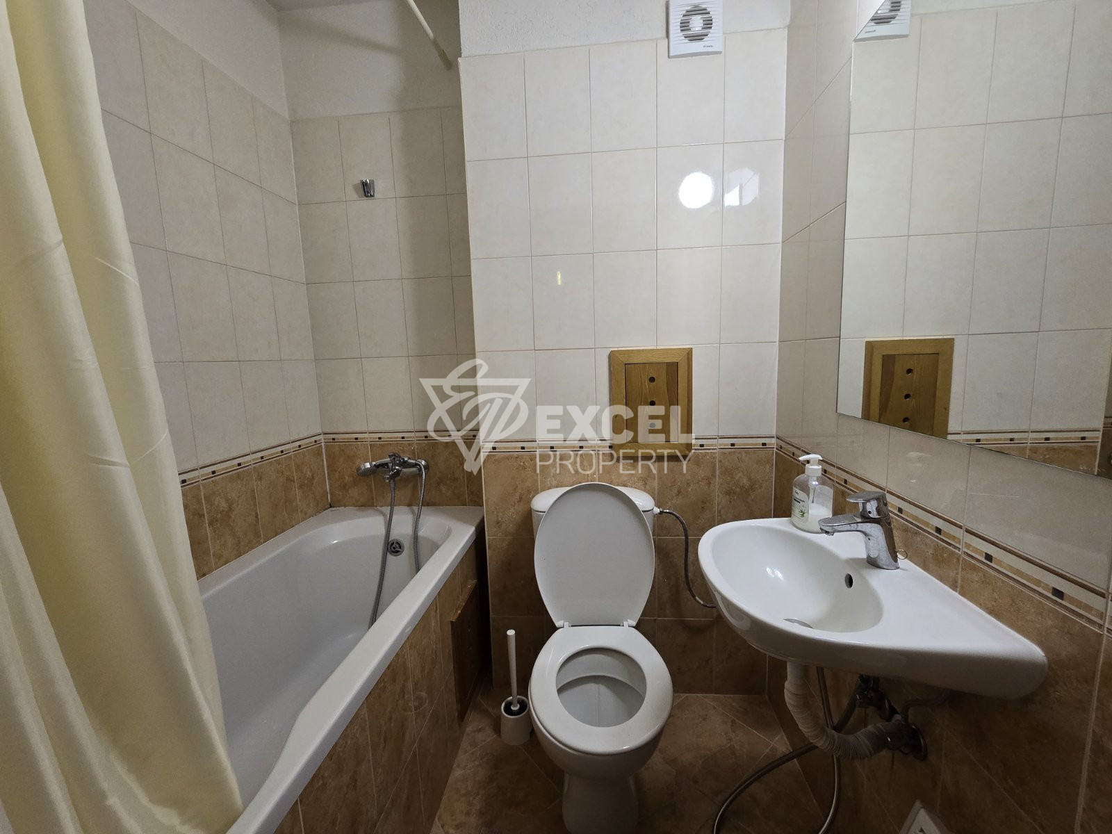 Слънчев двустаен апартамент за продажба в сърцето на Pirin Golf & Country Club!