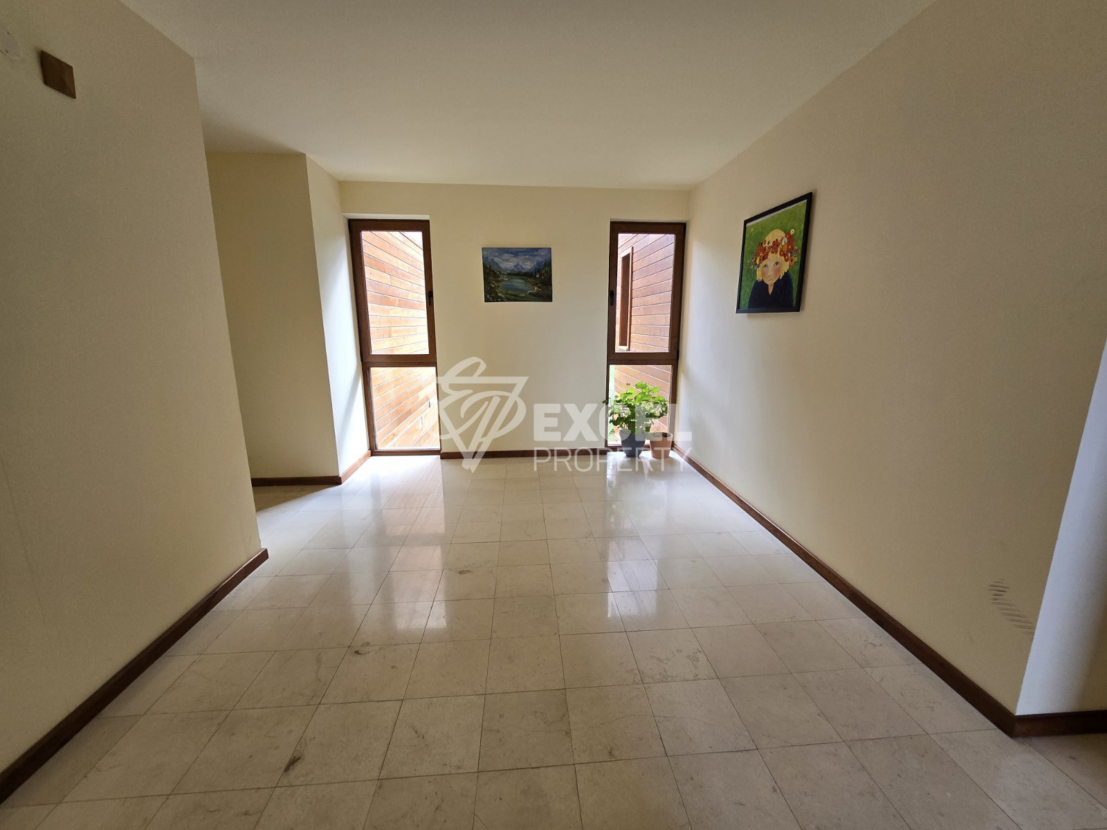 Слънчев двустаен апартамент за продажба в сърцето на Pirin Golf & Country Club!