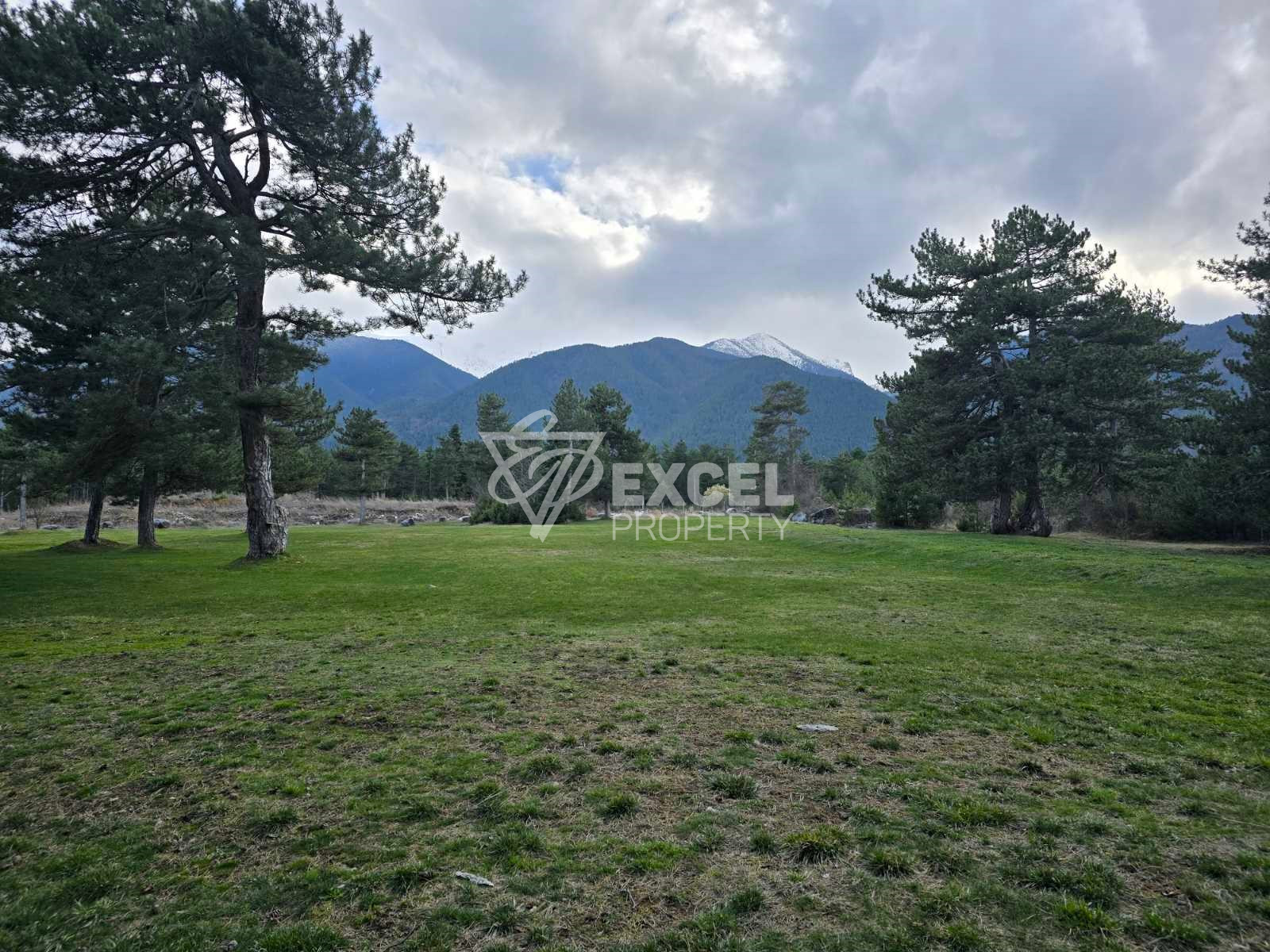 Слънчев двустаен апартамент за продажба в сърцето на Pirin Golf & Country Club!