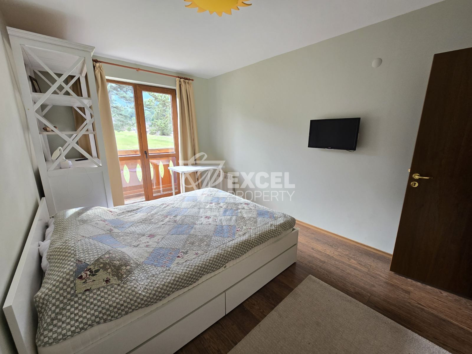 Слънчев двустаен апартамент за продажба в сърцето на Pirin Golf & Country Club!