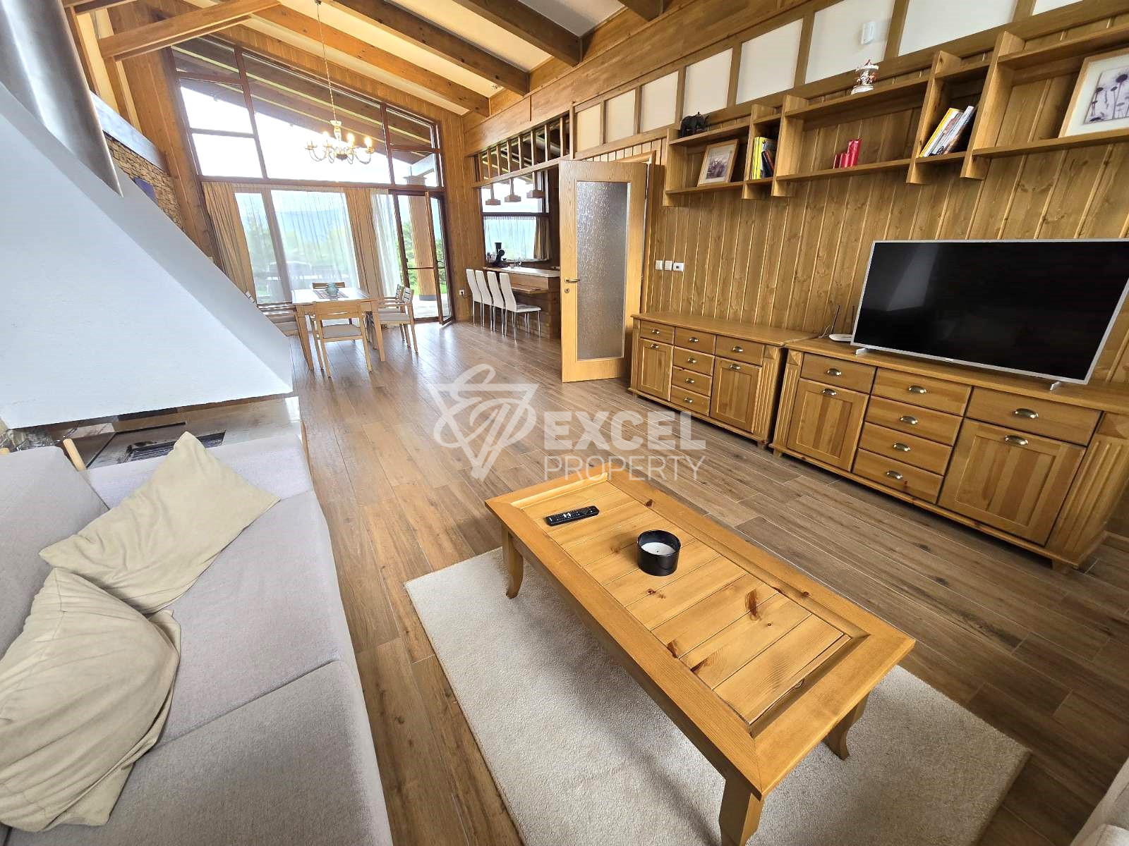 Напълно завършена и обзаведена къща за продажба в Пирин Голф и Кънтри Клуб: Вашият избор за изискан живот!